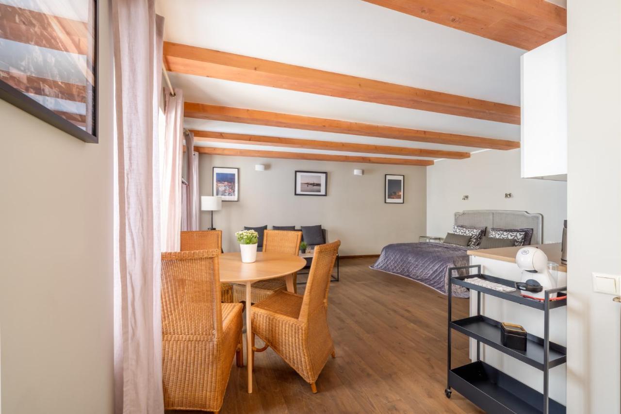 Enjoy Old Town Vibes In 1716 Laipu Residence With 4 Stylish Apartments And 1 Penthouse リガ エクステリア 写真