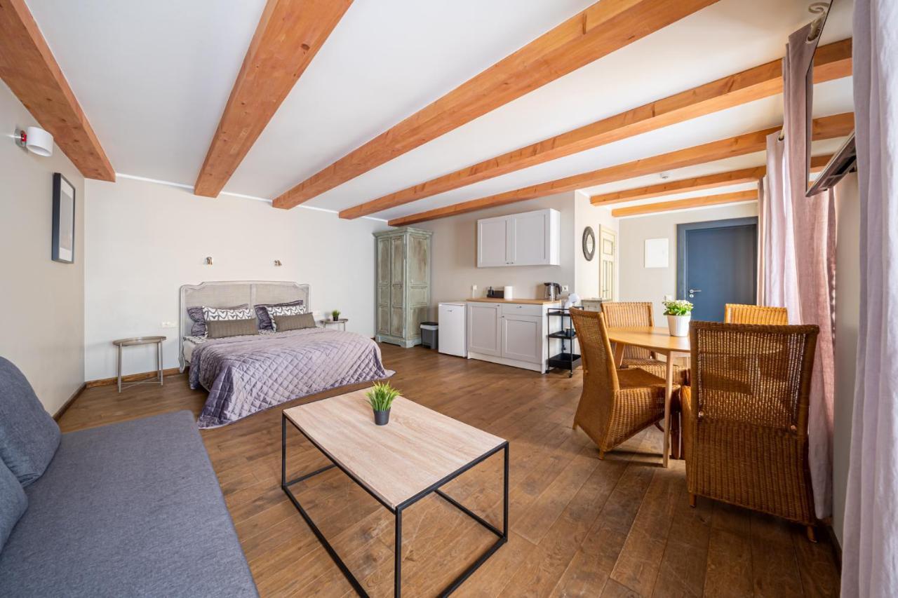 Enjoy Old Town Vibes In 1716 Laipu Residence With 4 Stylish Apartments And 1 Penthouse リガ エクステリア 写真