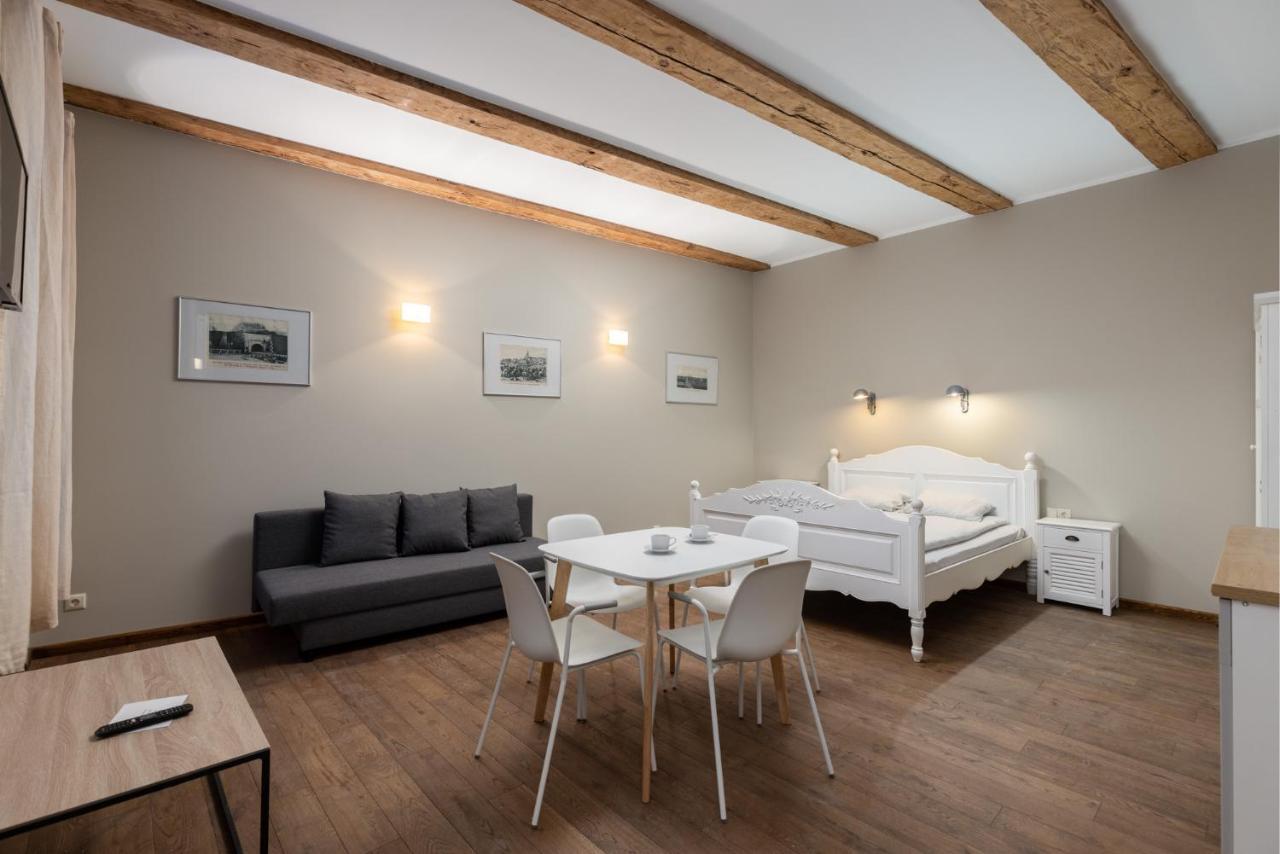 Enjoy Old Town Vibes In 1716 Laipu Residence With 4 Stylish Apartments And 1 Penthouse リガ エクステリア 写真