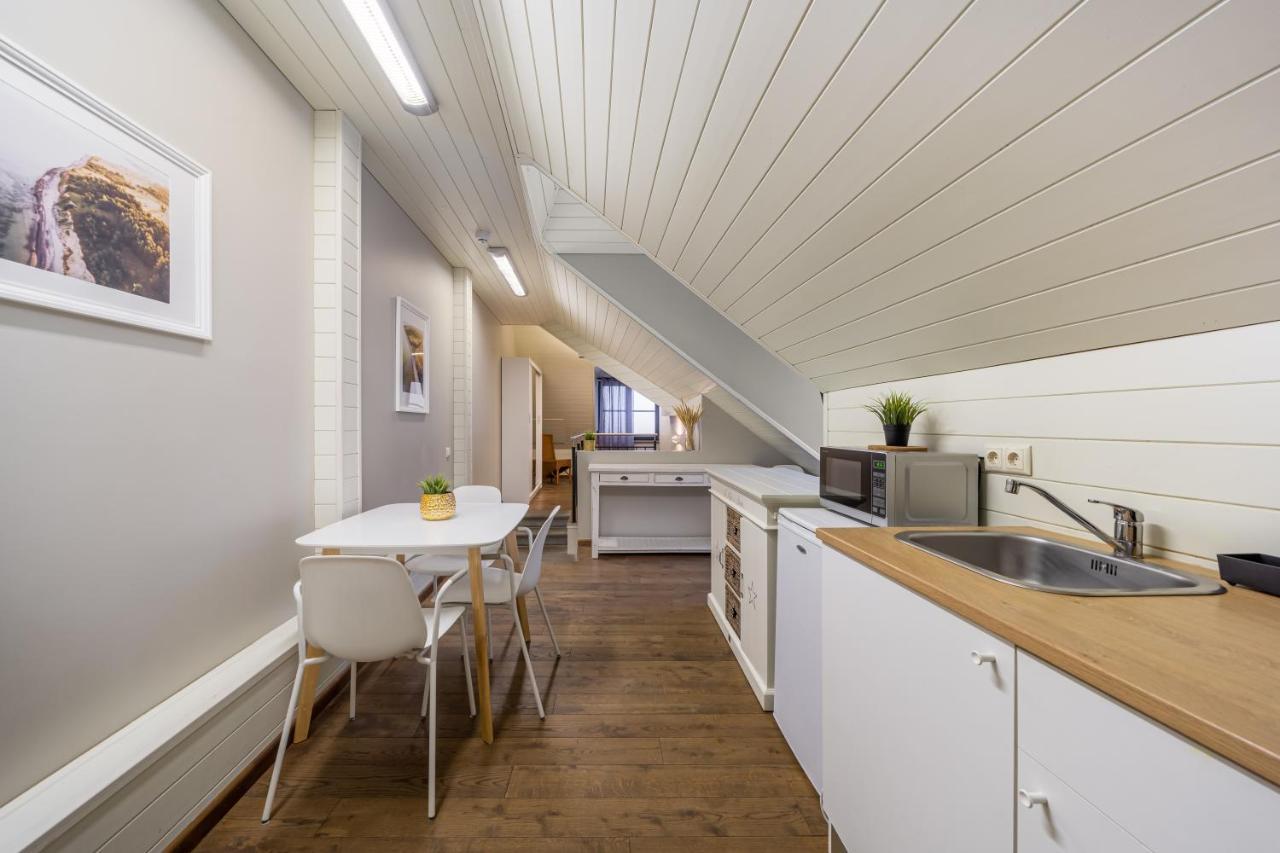Enjoy Old Town Vibes In 1716 Laipu Residence With 4 Stylish Apartments And 1 Penthouse リガ エクステリア 写真