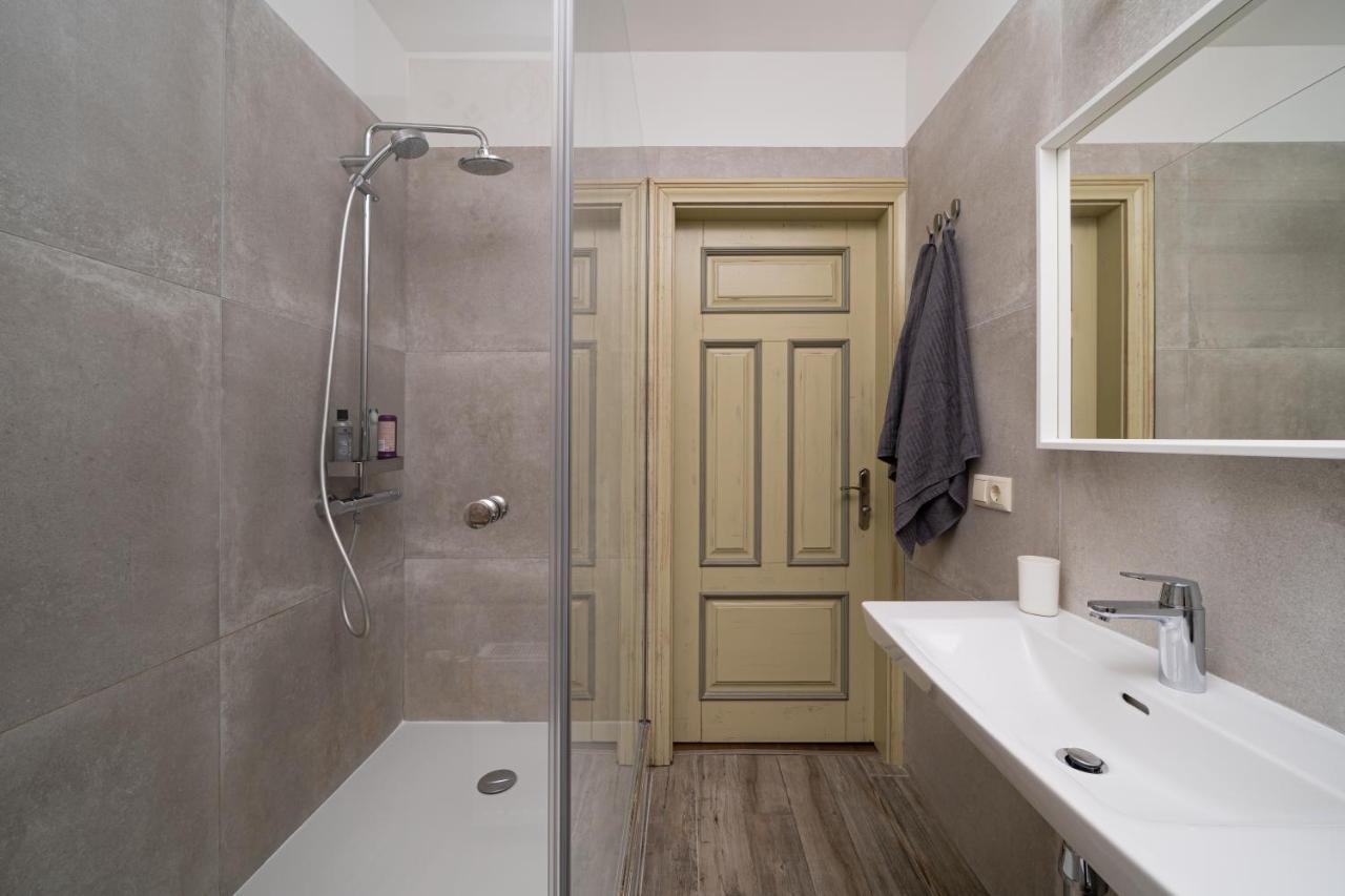 Enjoy Old Town Vibes In 1716 Laipu Residence With 4 Stylish Apartments And 1 Penthouse リガ エクステリア 写真
